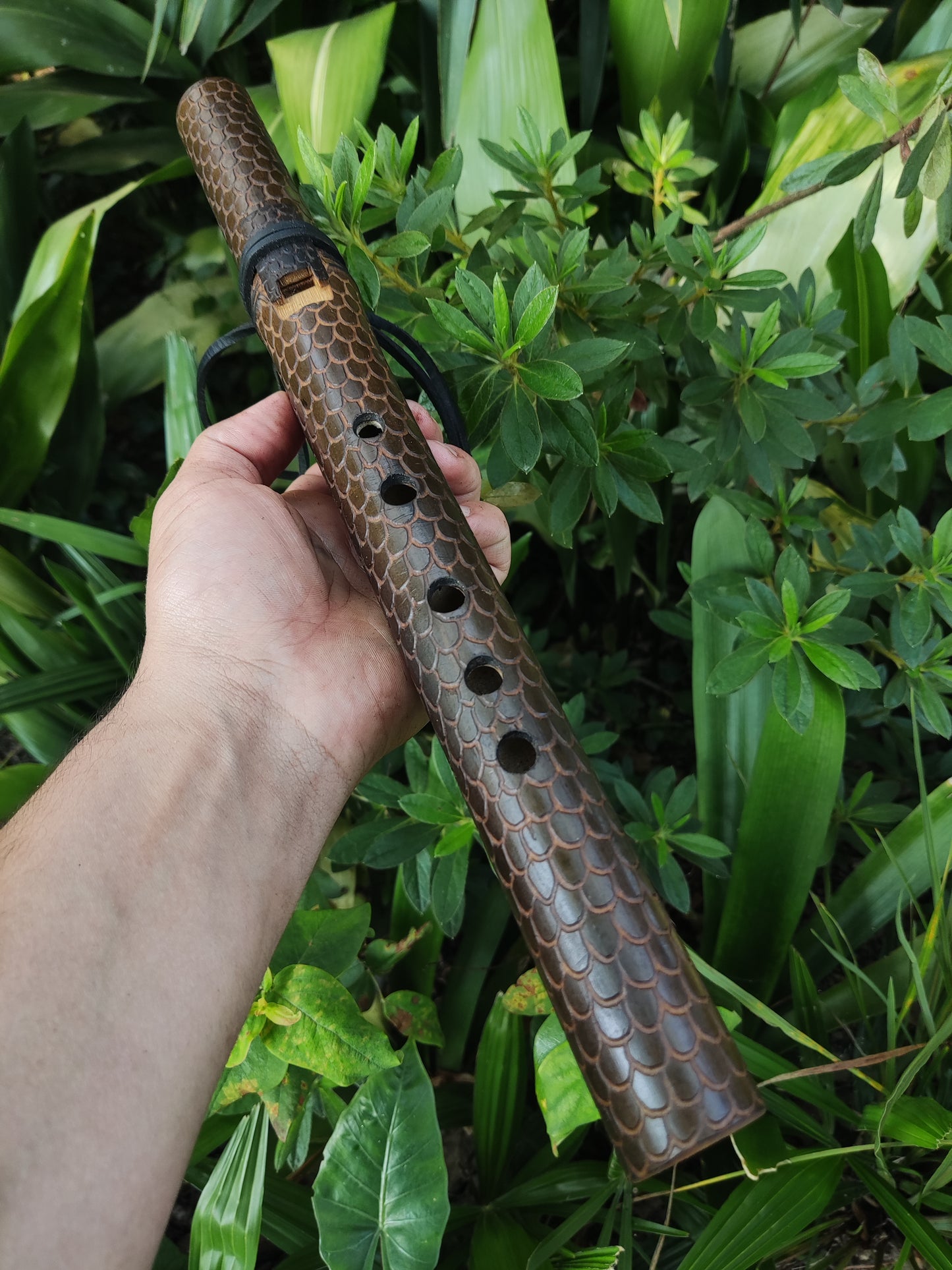 For Léandre: two Native American Style Flutes: Ethnic Native American Style flute in E4 and Dragon Skin in High C