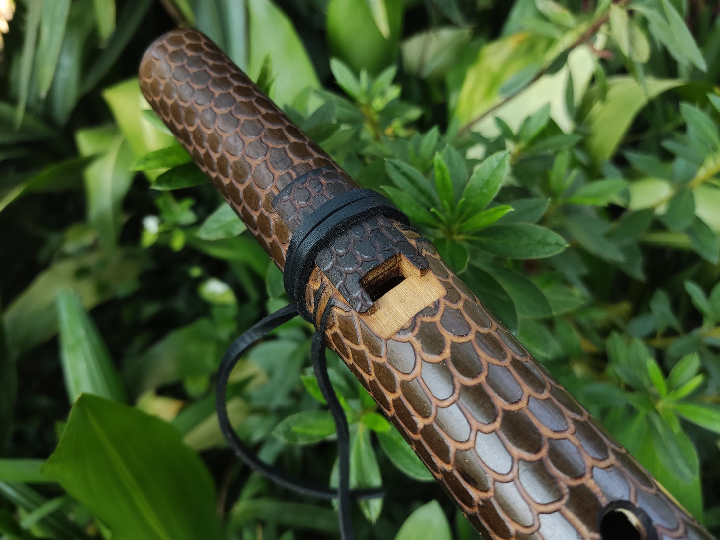 For Léandre: two Native American Style Flutes: Ethnic Native American Style flute in E4 and Dragon Skin in High C