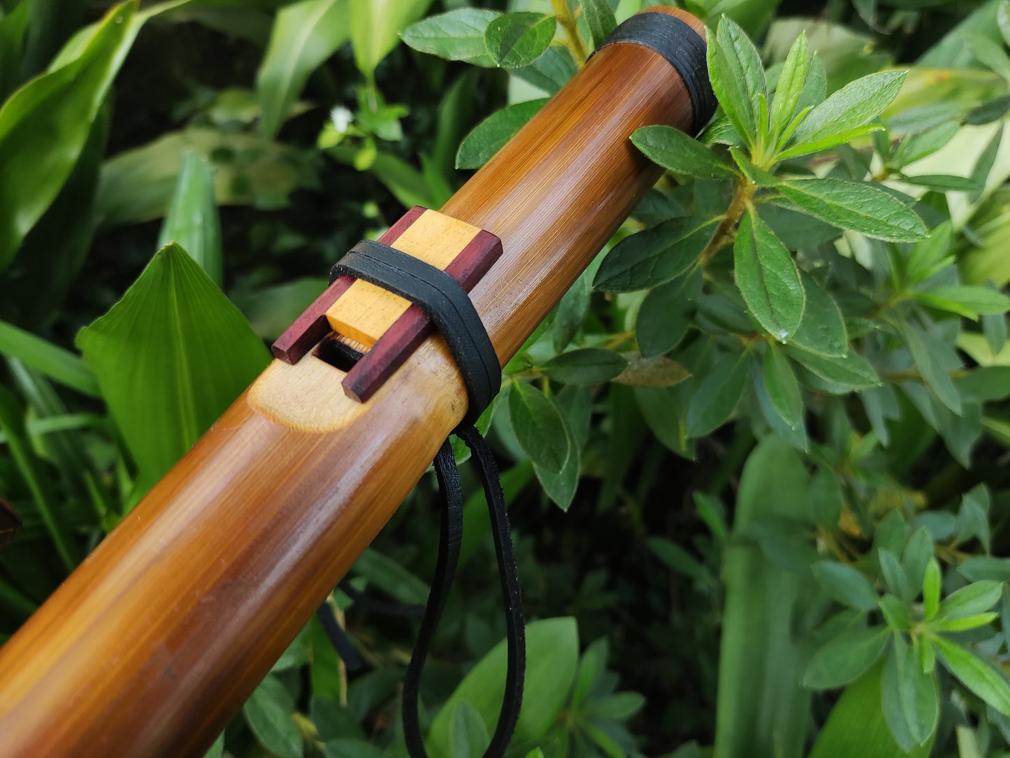 For Léandre: two Native American Style Flutes: Ethnic Native American Style flute in E4 and Dragon Skin in High C