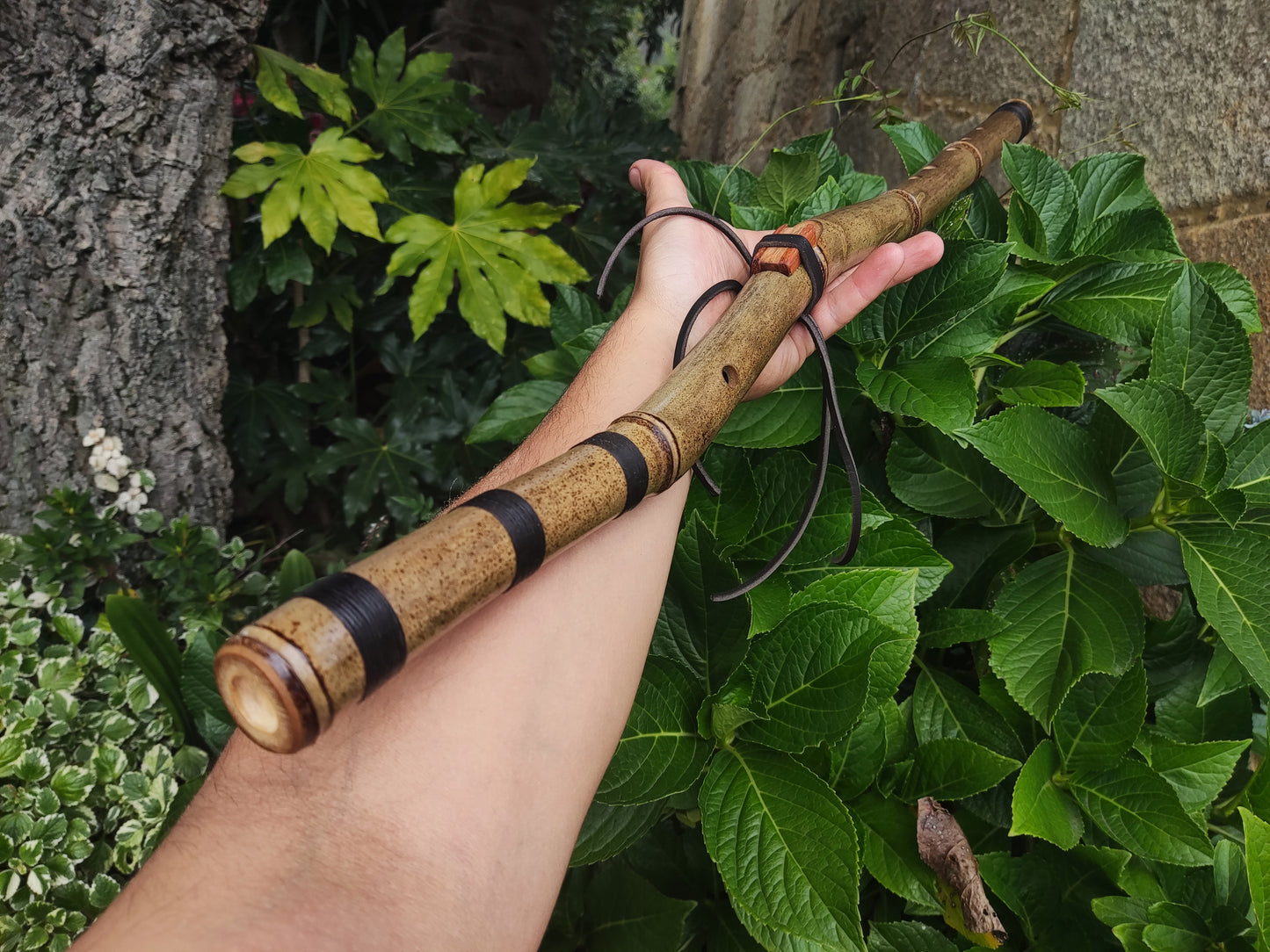 The Crooked flute! Native American Style bamboo flute in the key of E | Rui Gomes