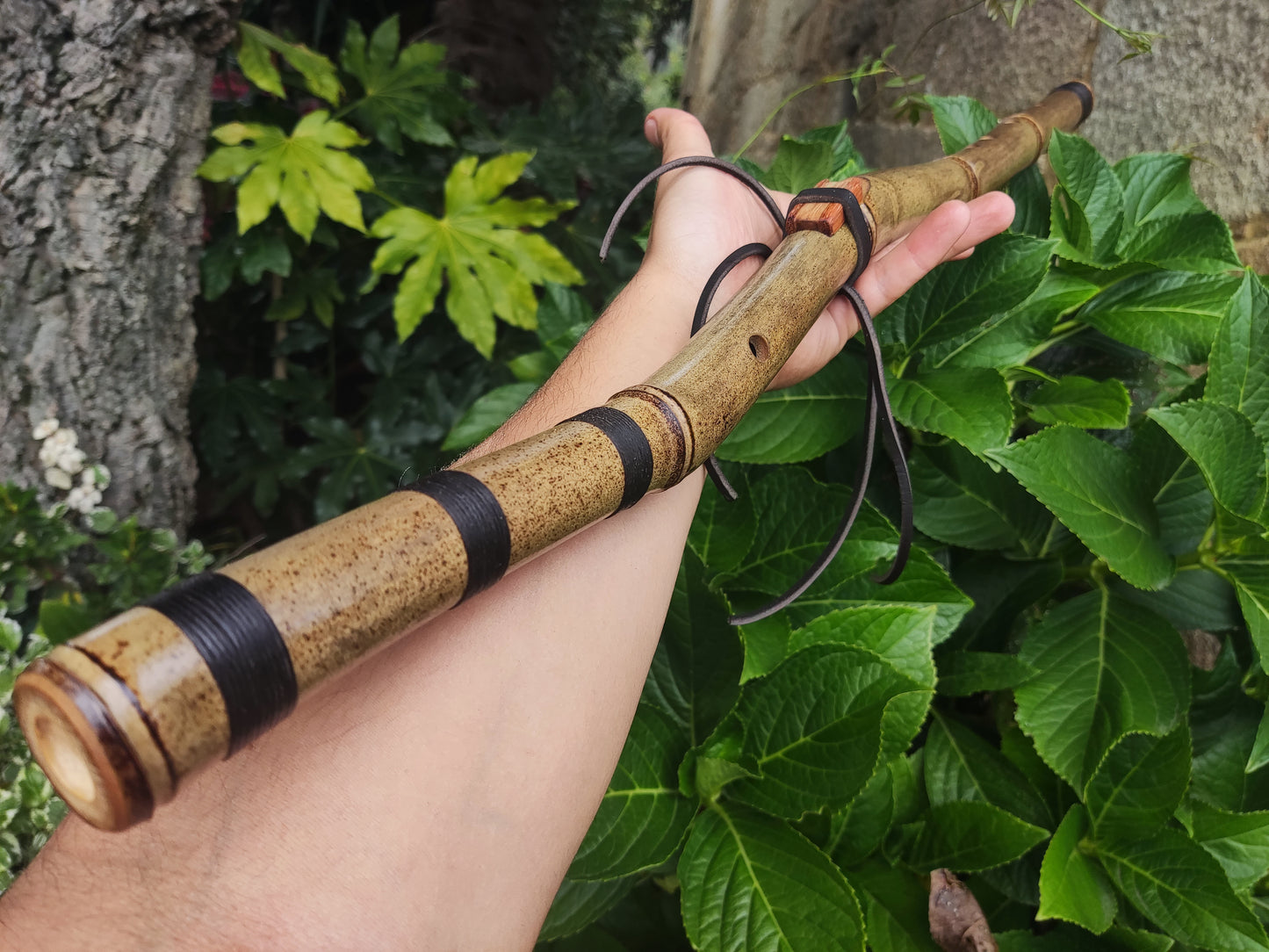 The Crooked flute! Native American Style bamboo flute in the key of E | Rui Gomes