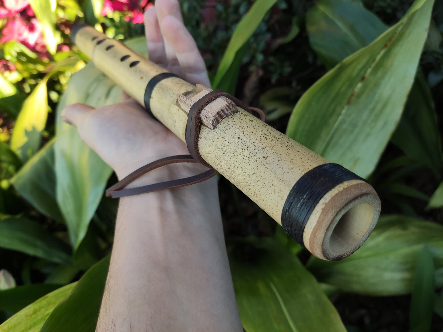 Native American and Oriental style Bamboo Flute in the key of A | Rui Gomes