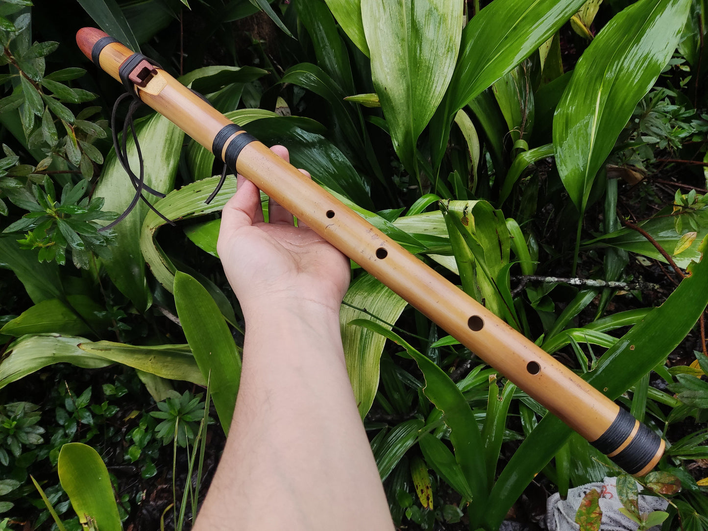 Native American Style flute in low E with a Major Pentatonic Scale | Rui Gomes