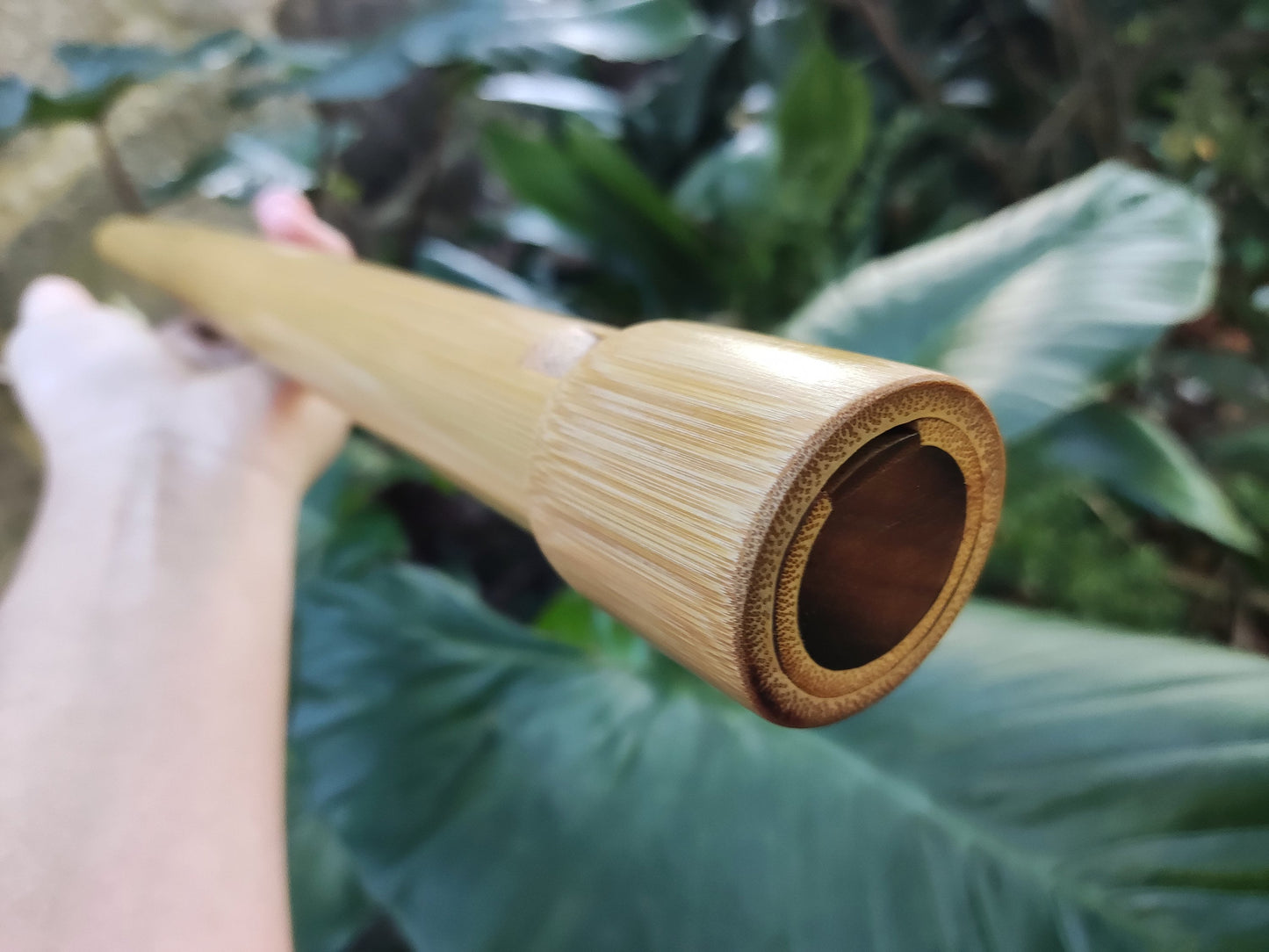The Giant Whistle! Deep meditative Bamboo Flute in Low B | Rui Gomes