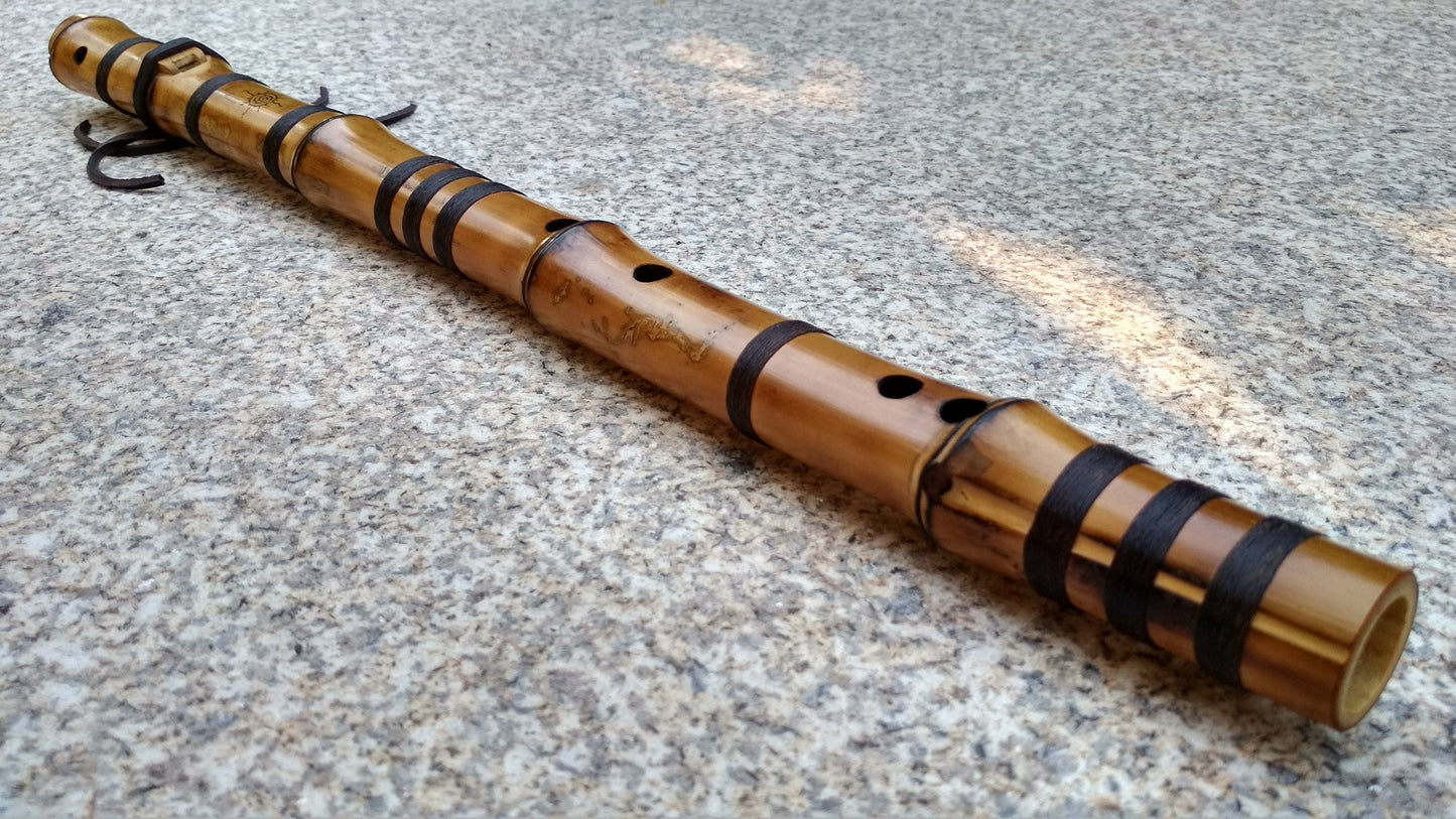 Ethnic Native American and Oriental Style Bamboo Kokin Flute. Rustic Meditative Flute. Ethnic culture fusion flute.