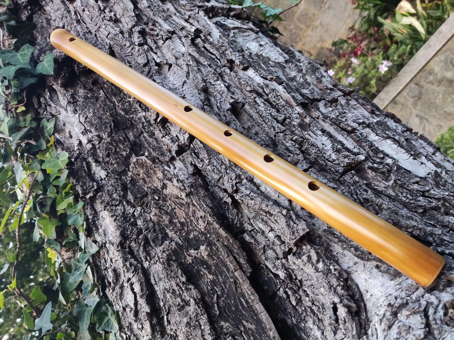 Exotic Meditative Minor Pentatonic Bamboo Flute in the key of low E4 432. Oriental Zen Buddhist flute. Minor Pentatonic. Deep meditation
