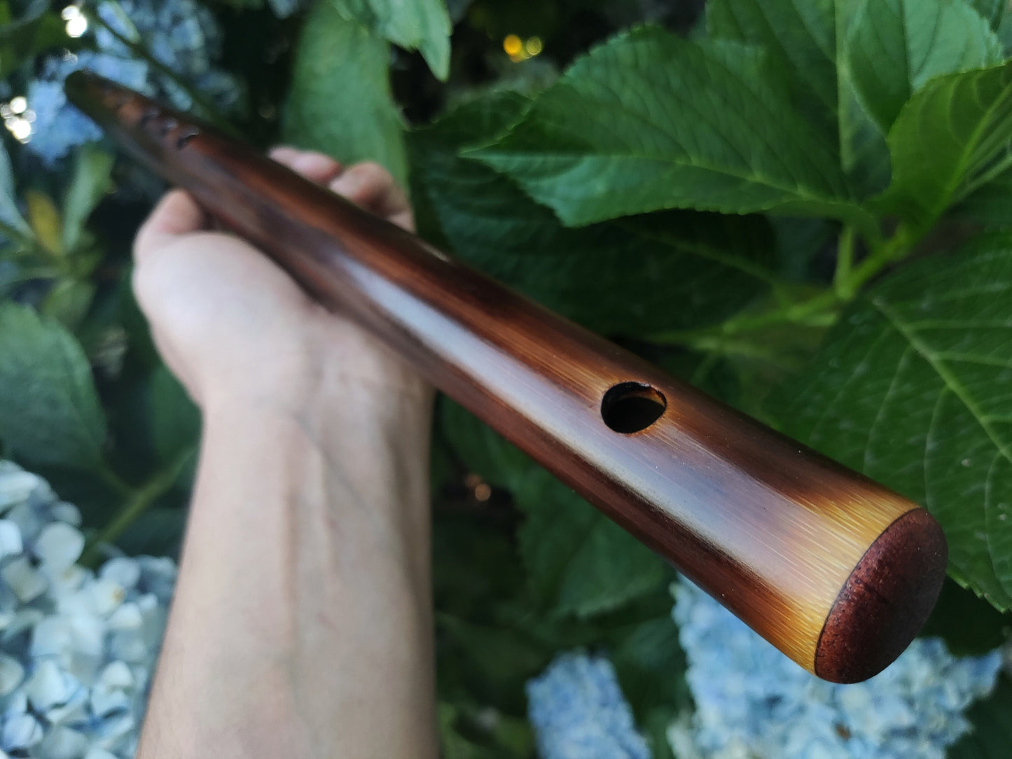 Transverse Bamboo flute in E Phrygian. Handmade bamboo flute. Phyrigan mode. Ethnic minor melodic mode. Dark burned design | Rui Gomes