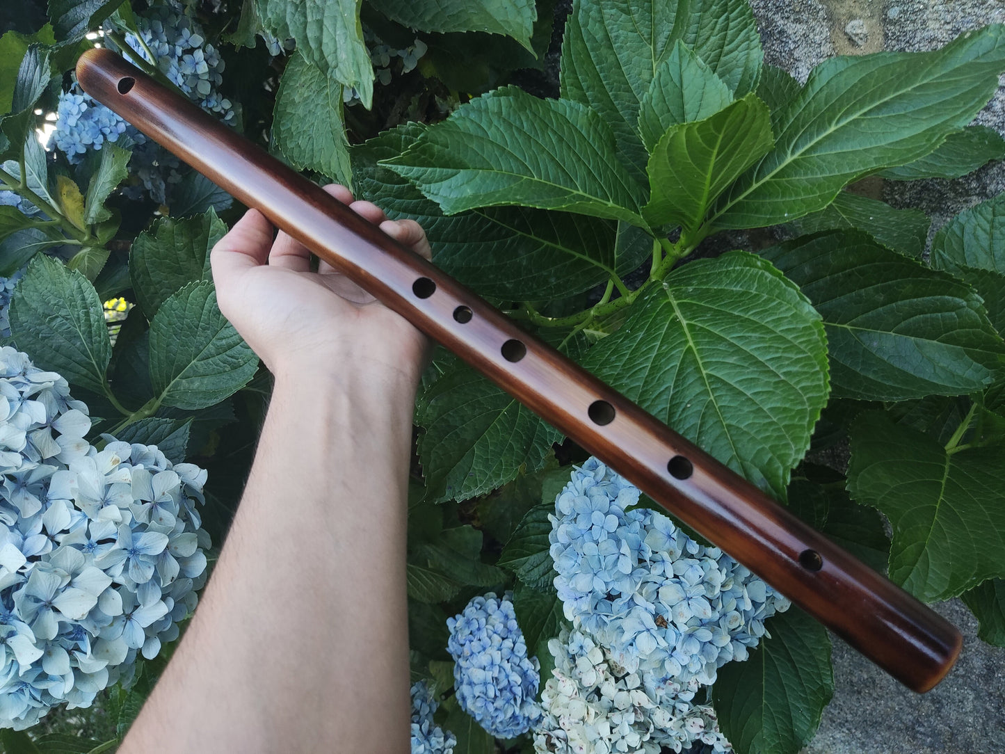 Transverse Bamboo flute in E Phrygian. Handmade bamboo flute. Phyrigan mode. Ethnic minor melodic mode. Dark burned design | Rui Gomes