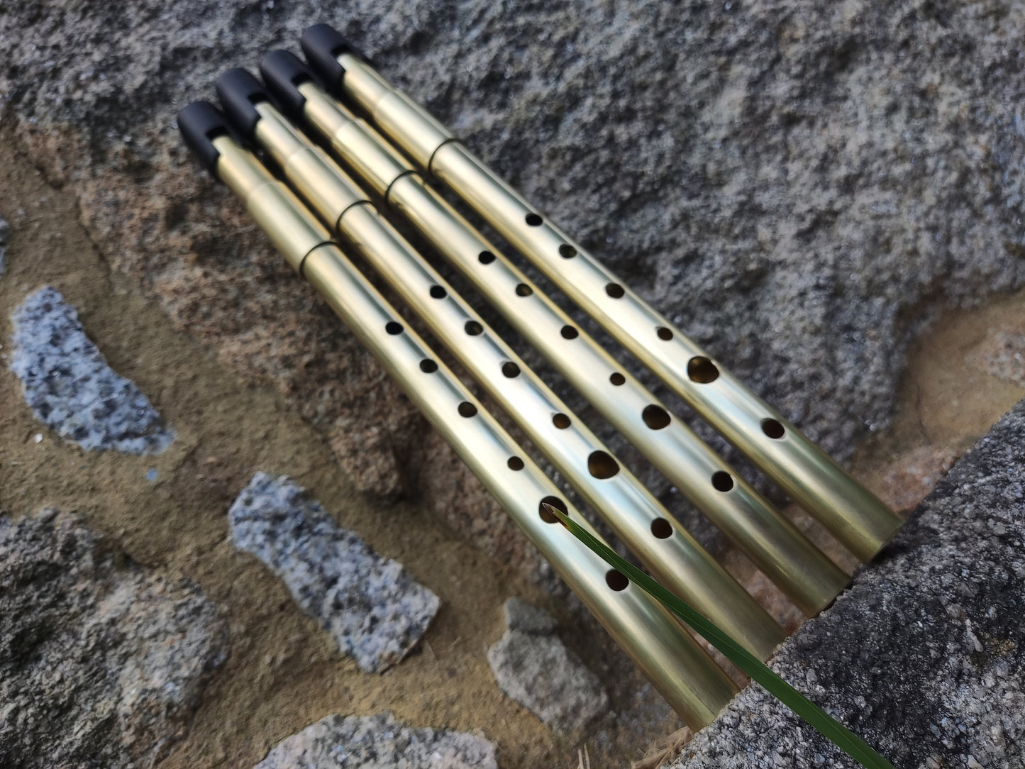 Tunable Whistle in High D | Handmade Penny Whistle made of Brass, suitable for Irish and Celtic music | Gift for musician | Rui Gomes