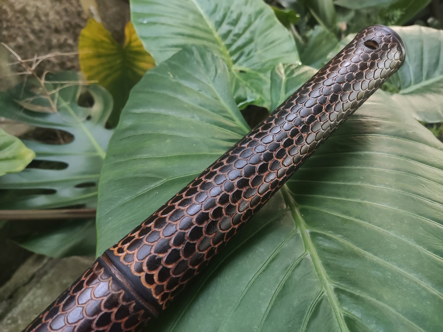 Dragon Skin Kokin Akebono Bass Bamboo Flute in low A3. Deep meditative flute in the key of low A. Deep Oriental flute