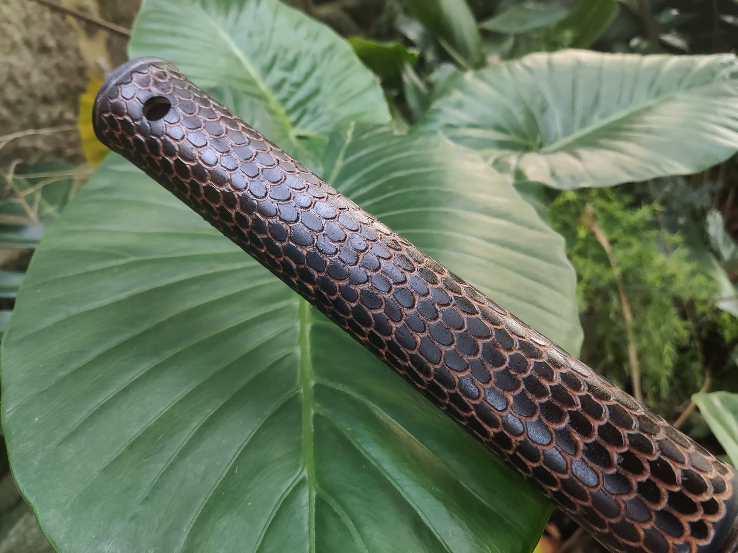 Dragon Skin Kokin Akebono Bass Bamboo Flute in low A3. Deep meditative flute in the key of low A. Deep Oriental flute