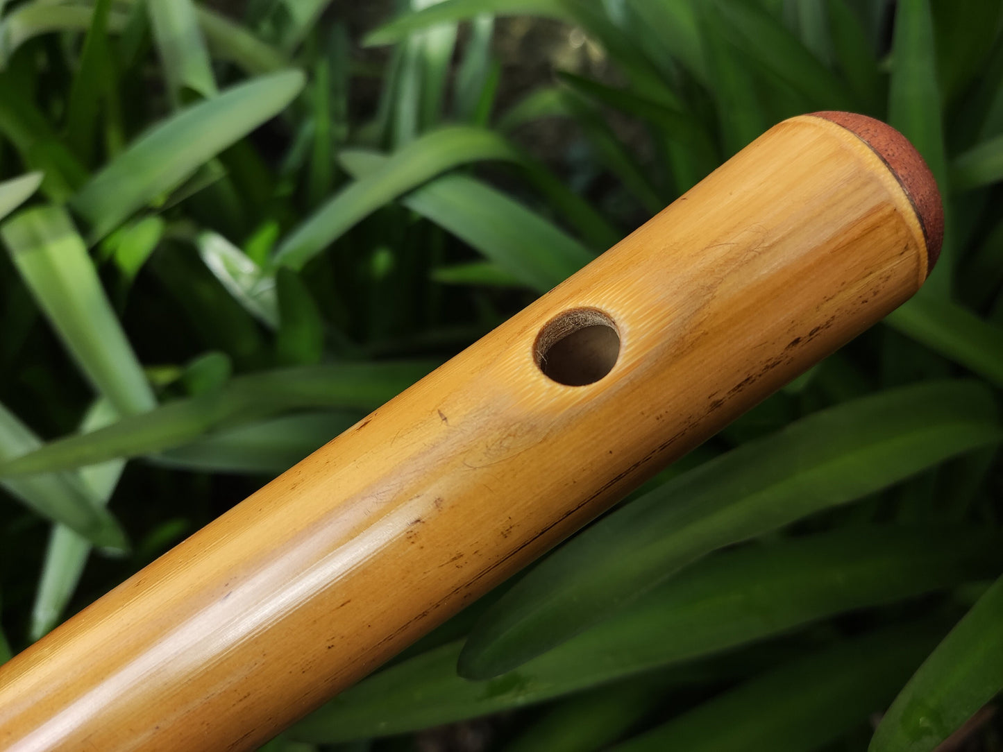 Exotic Meditative Minor Pentatonic Bamboo Flute in the key of low E4 440. Oriental Zen Buddhist inspired flute with a Minor Pentatonic scale