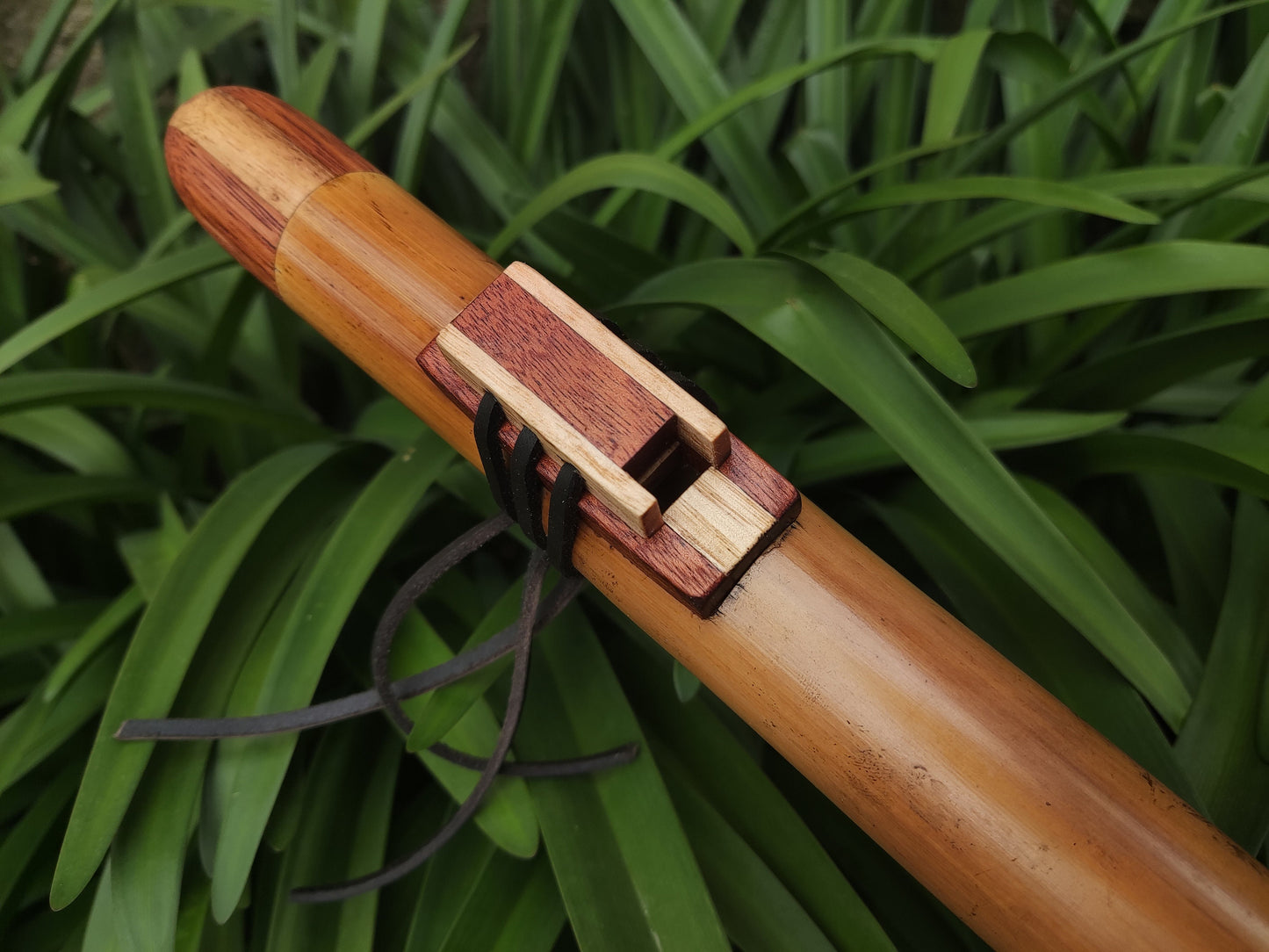 Native American and Oriental Style Bamboo flute in low D. Native American style flute for Meditation | Sopro Flutes