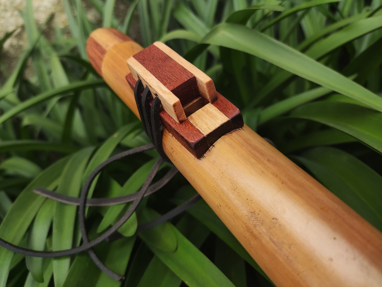 Native American and Oriental Style Bamboo flute in low D. Native American style flute for Meditation | Sopro Flutes