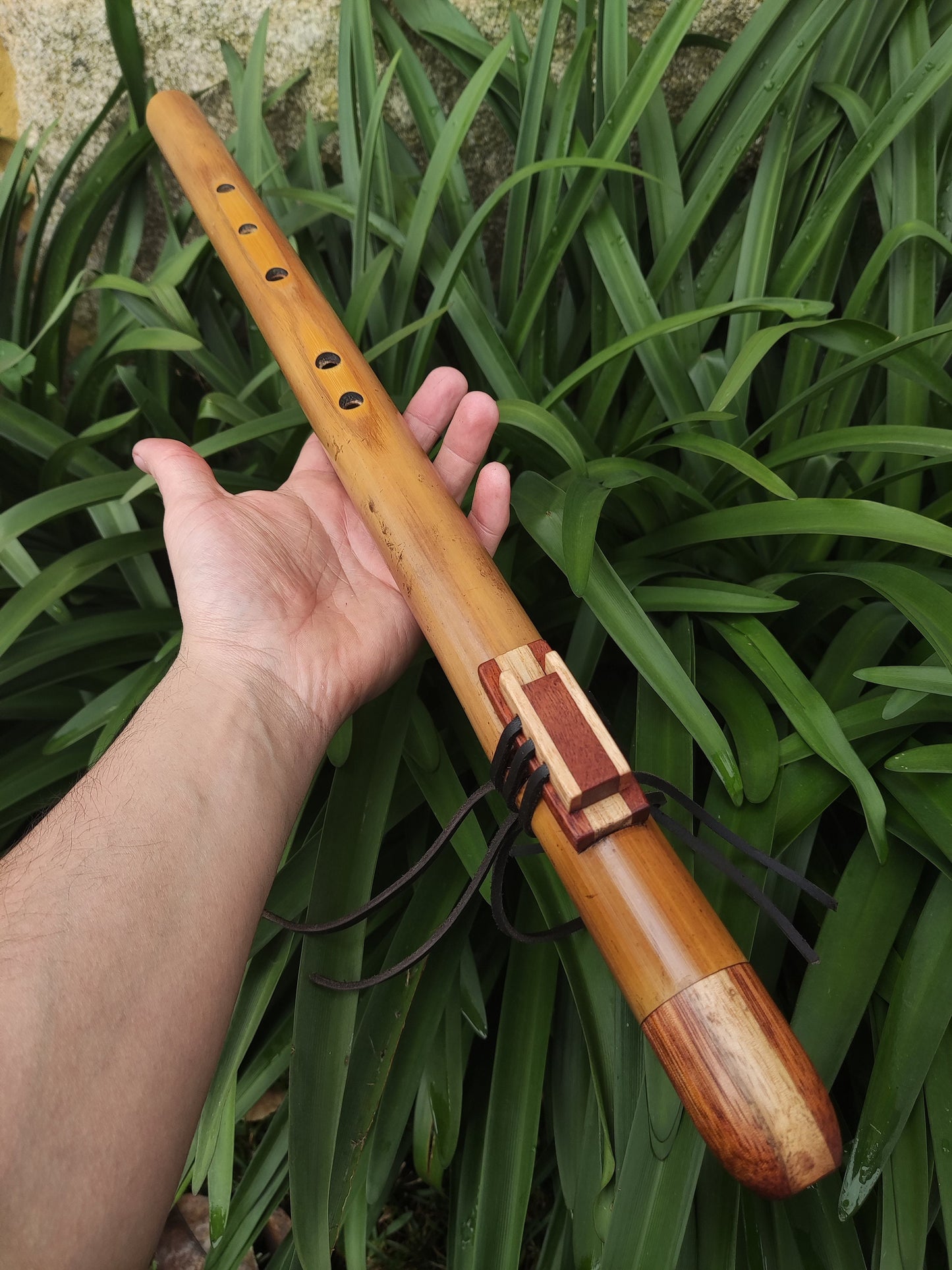Native American and Oriental Style Bamboo flute in low D. Native American style flute for Meditation | Sopro Flutes