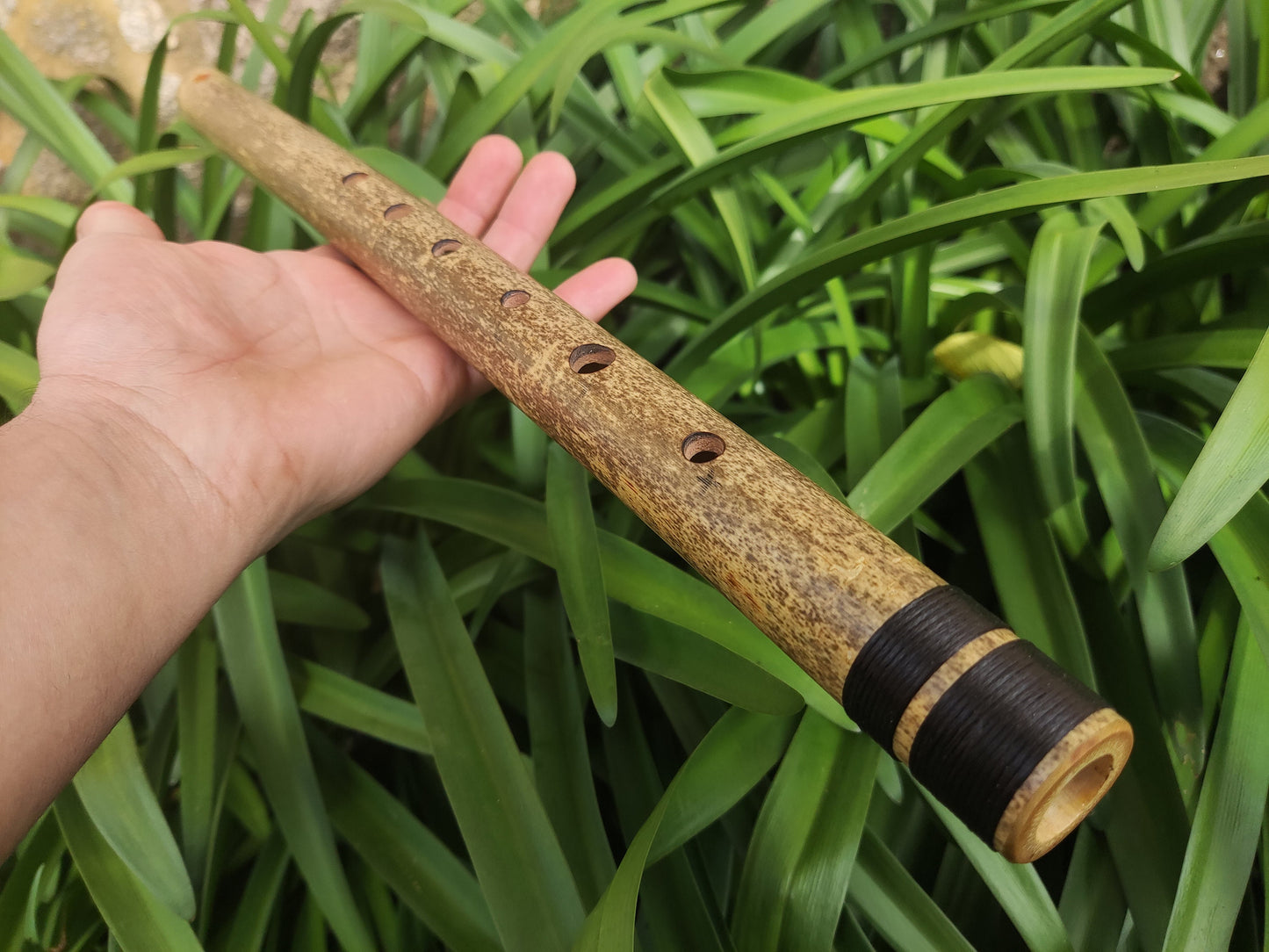 Bamboo flute in F (Bansuri in A#), equivalent to the Low F Irish flute. Meditative flute with Oriental design, suitable for folk music