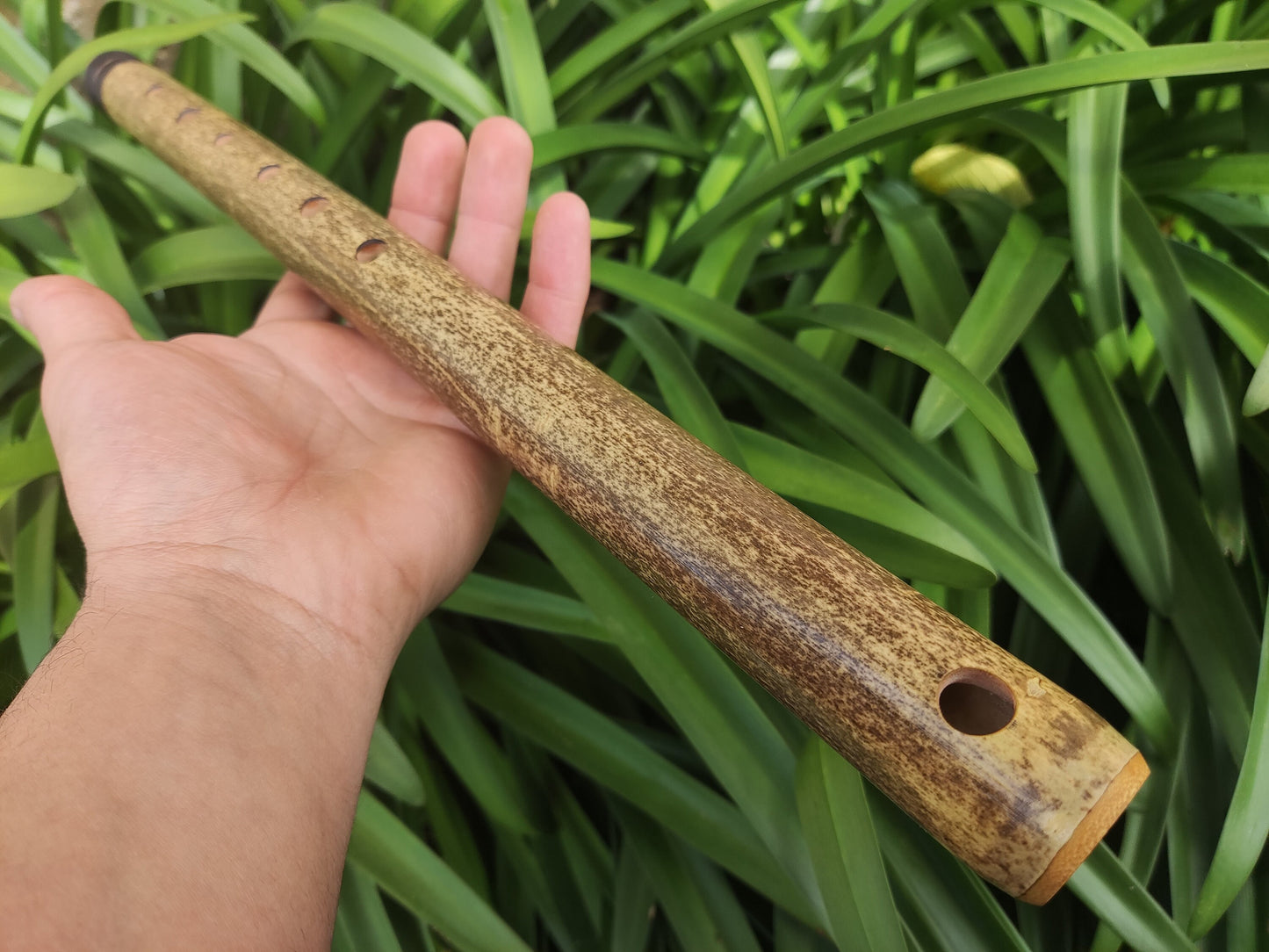 Bamboo flute in F (Bansuri in A#), equivalent to the Low F Irish flute. Meditative flute with Oriental design, suitable for folk music