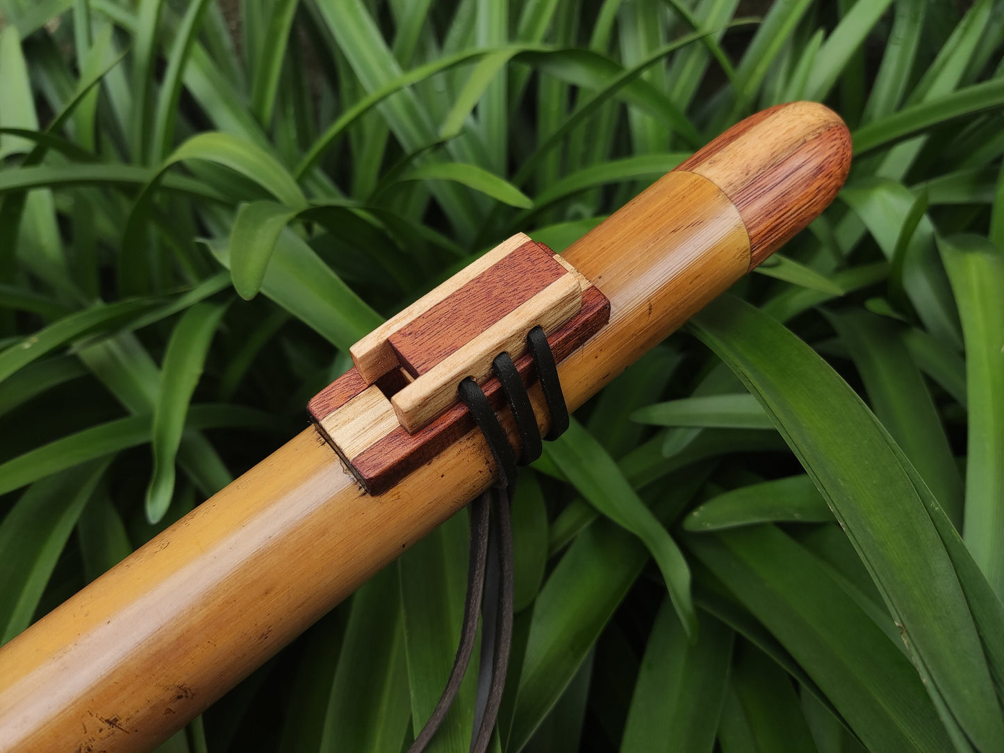 Native American and Oriental Style Bamboo flute in low D. Native American style flute for Meditation | Sopro Flutes