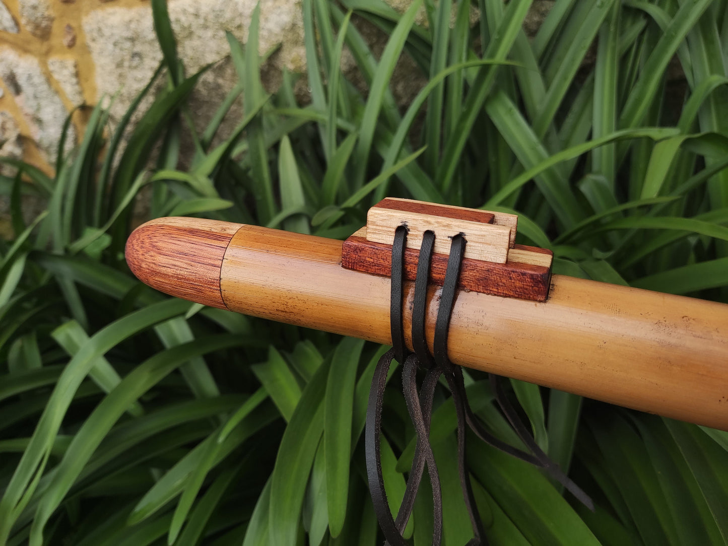Native American and Oriental Style Bamboo flute in low D. Native American style flute for Meditation | Sopro Flutes