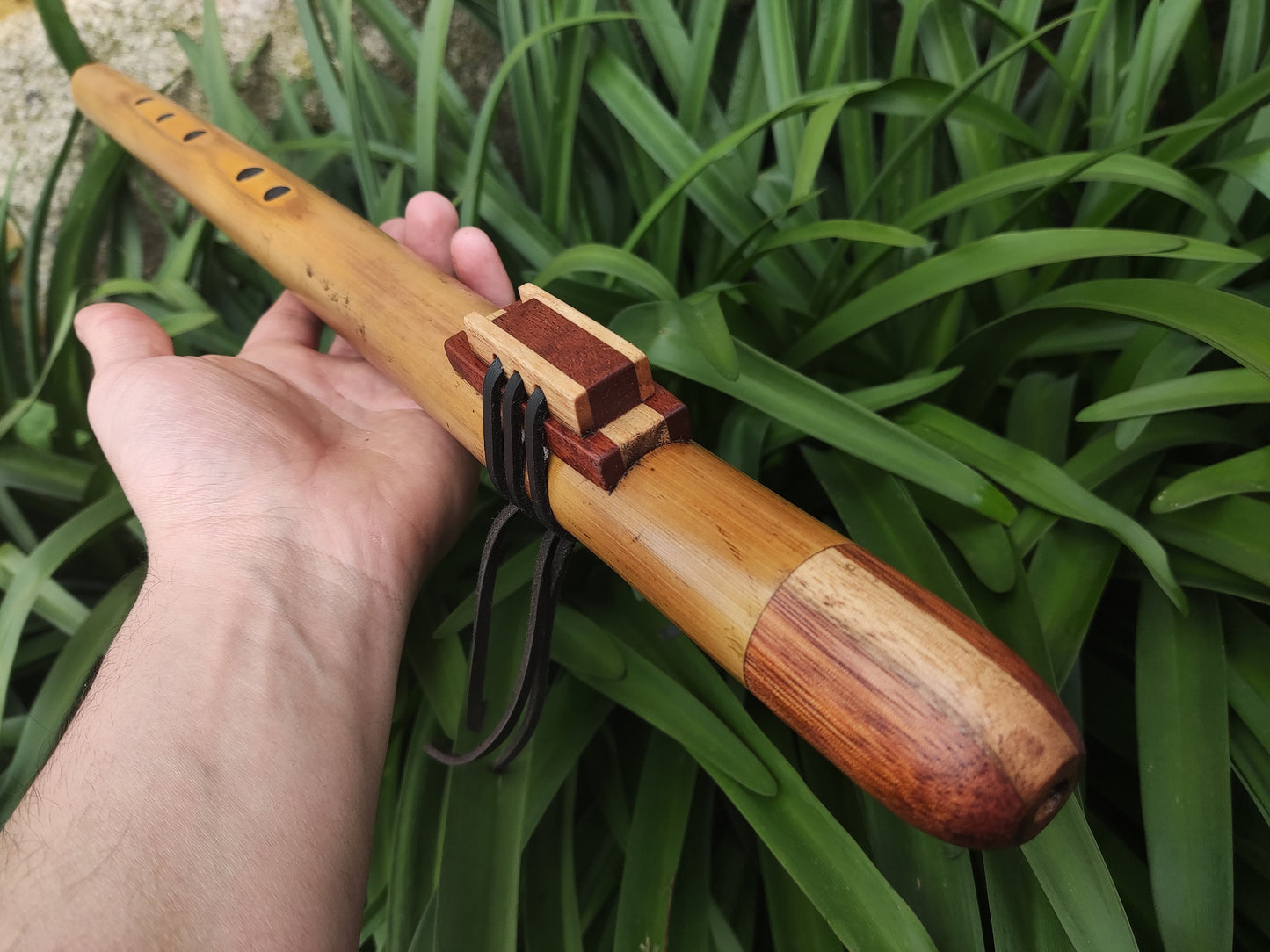 Native American and Oriental Style Bamboo flute in low D. Native American style flute for Meditation | Sopro Flutes