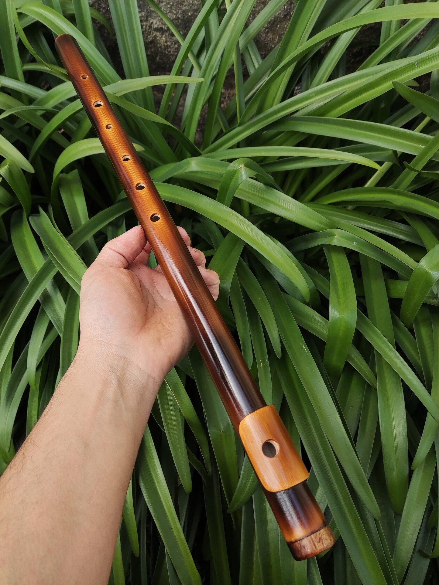 Bamboo Flute in the key of E Major concert tuned to A440. Handmade bamboo flute with lip plate | Sopro Flutes