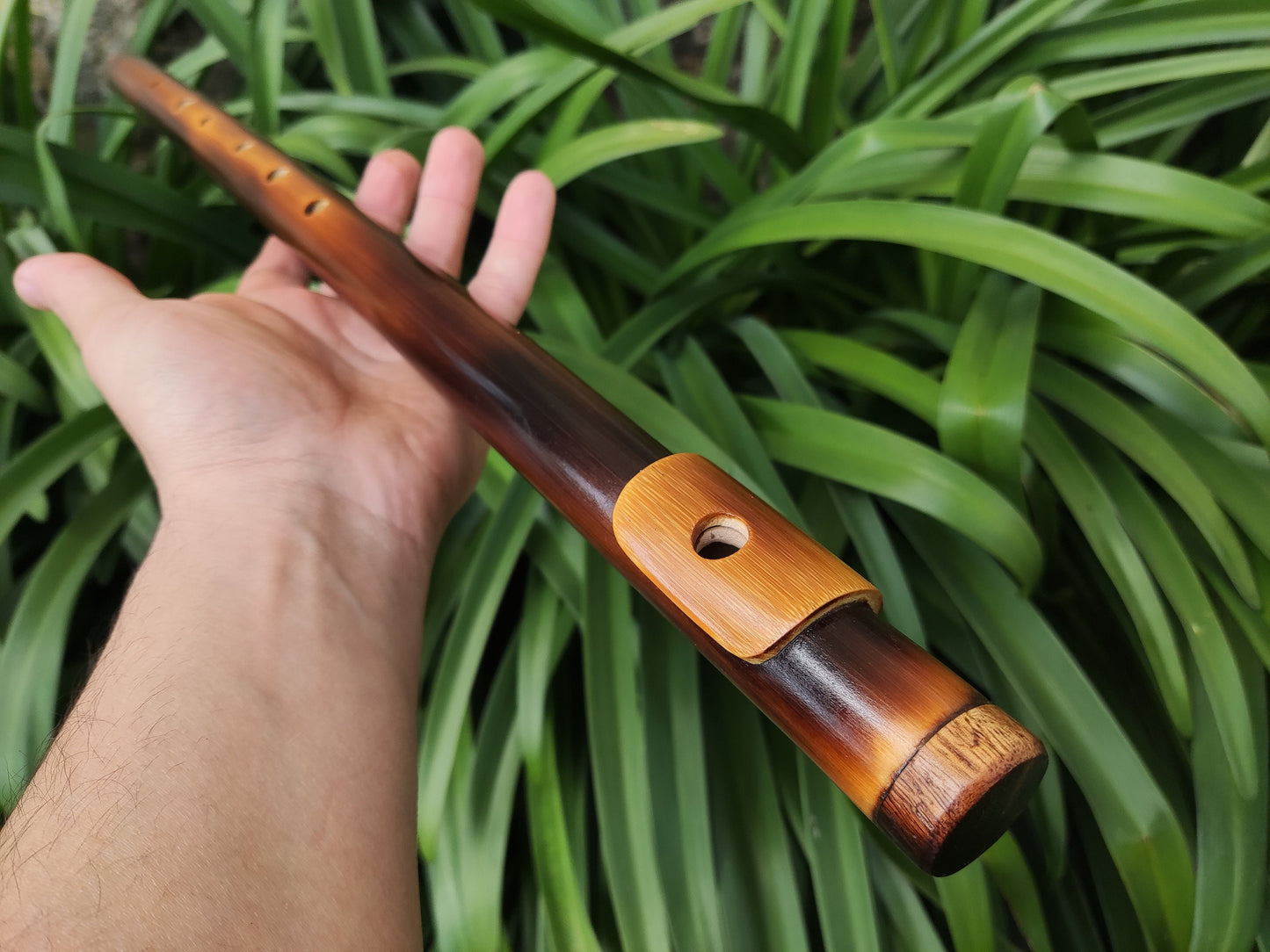 Bamboo Flute in the key of E Major concert tuned to A440. Handmade bamboo flute with lip plate | Sopro Flutes