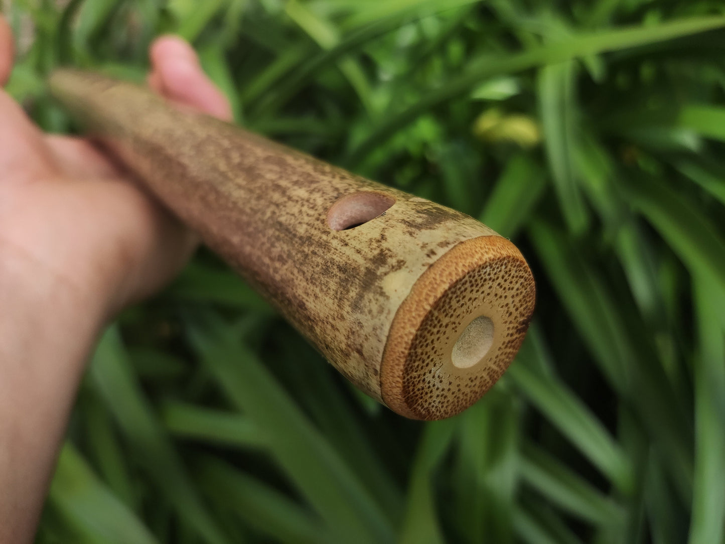 Bamboo flute in F (Bansuri in A#), equivalent to the Low F Irish flute. Meditative flute with Oriental design, suitable for folk music
