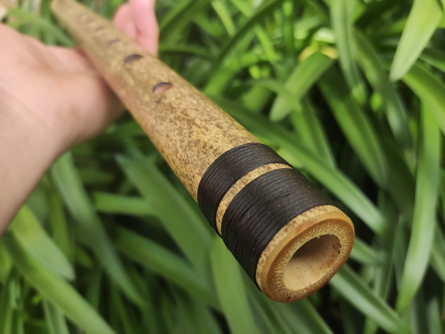 Bamboo flute in F (Bansuri in A#), equivalent to the Low F Irish flute. Meditative flute with Oriental design, suitable for folk music