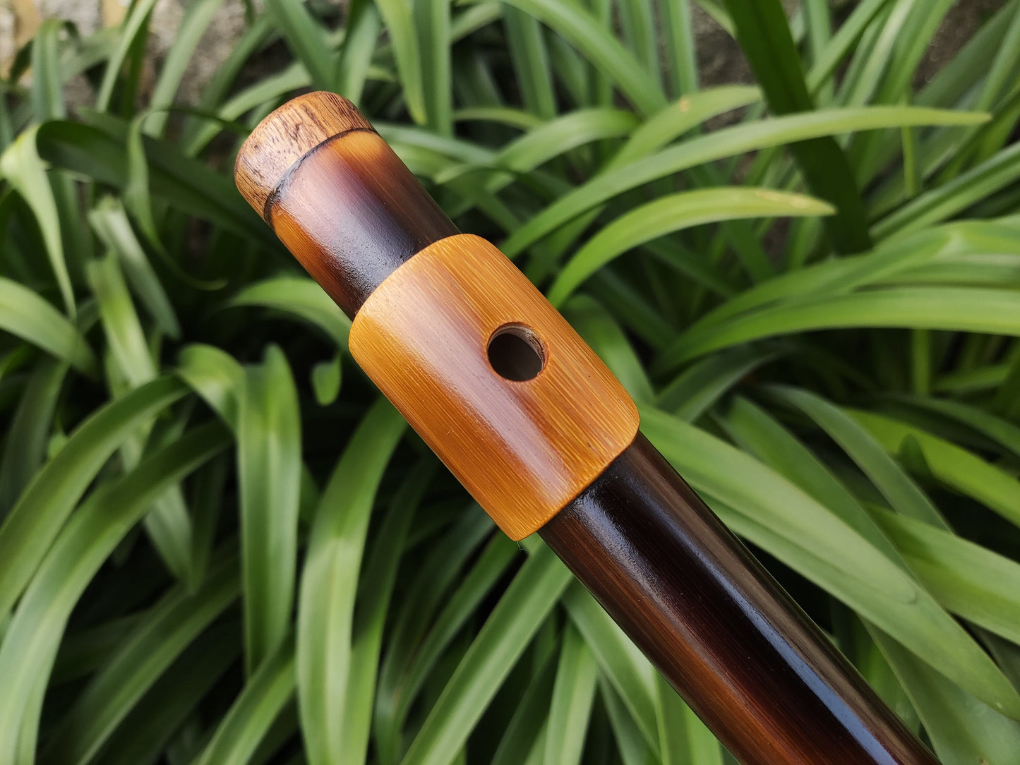 Bamboo Flute in the key of E Major concert tuned to A440. Handmade bamboo flute with lip plate | Sopro Flutes