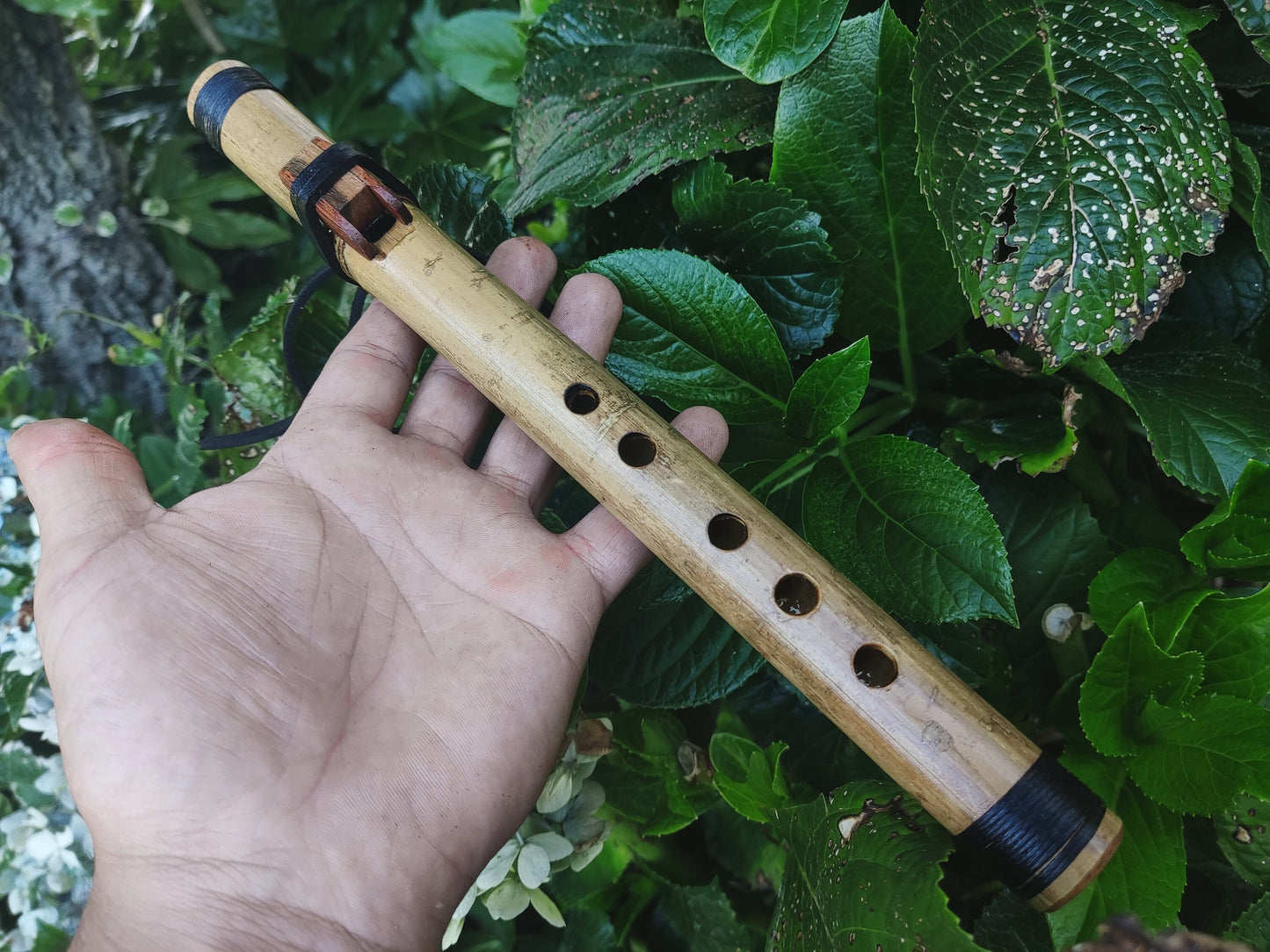 Pocket Native American Style Flute in High E, Small Bamboo Flute, Basic Flute | Improvisation and Hiking, for Beginners and Children