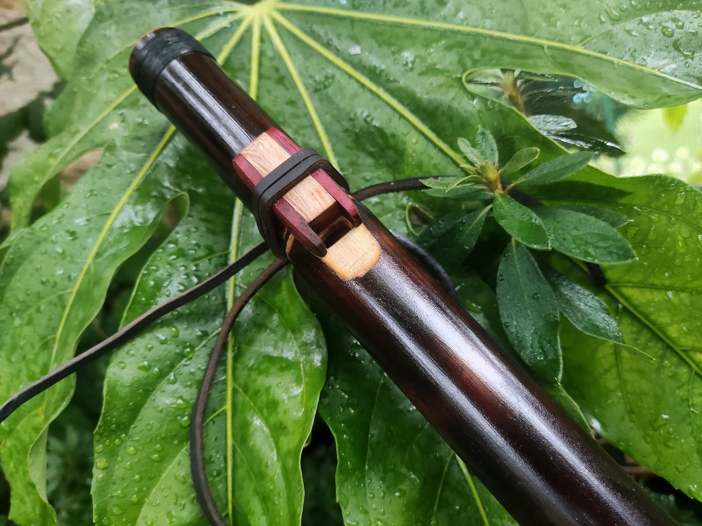 Ethnic Native American and Oriental bamboo flute in the key of E4. NA deep meditation flute in  E minor, with a Rustic Look | Rui Gomes