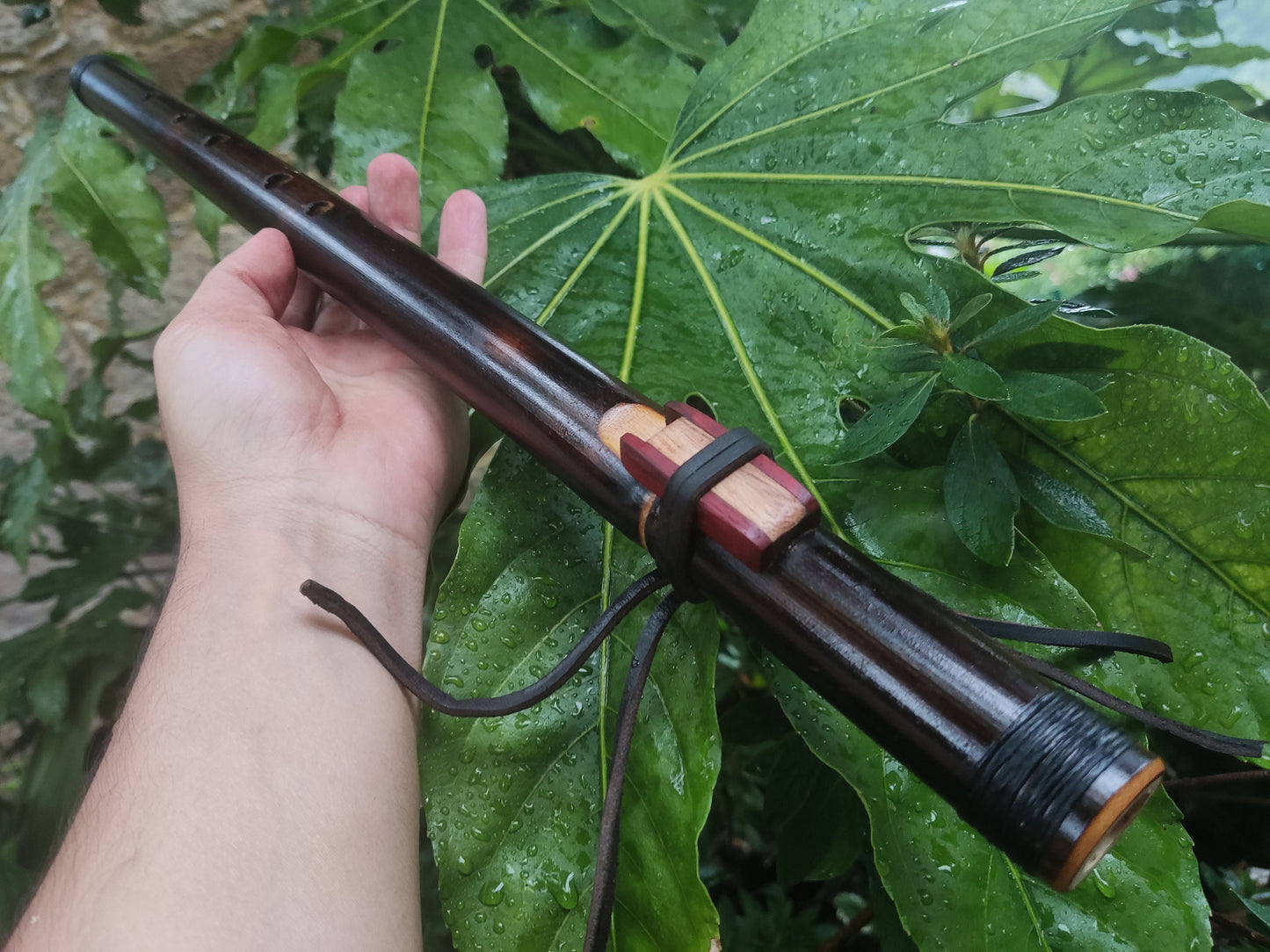 Ethnic Native American and Oriental bamboo flute in the key of E4. NA deep meditation flute in  E minor, with a Rustic Look | Rui Gomes