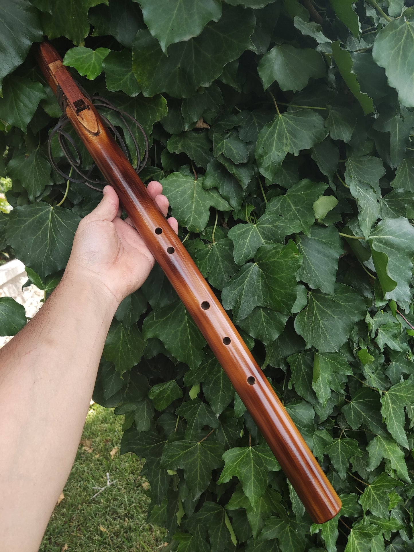 Low D Ethnic Native American Style Bamboo flute in the key of low D | Low D and Intuitive Meditation flute with a Rustic Design | Rui Gomes