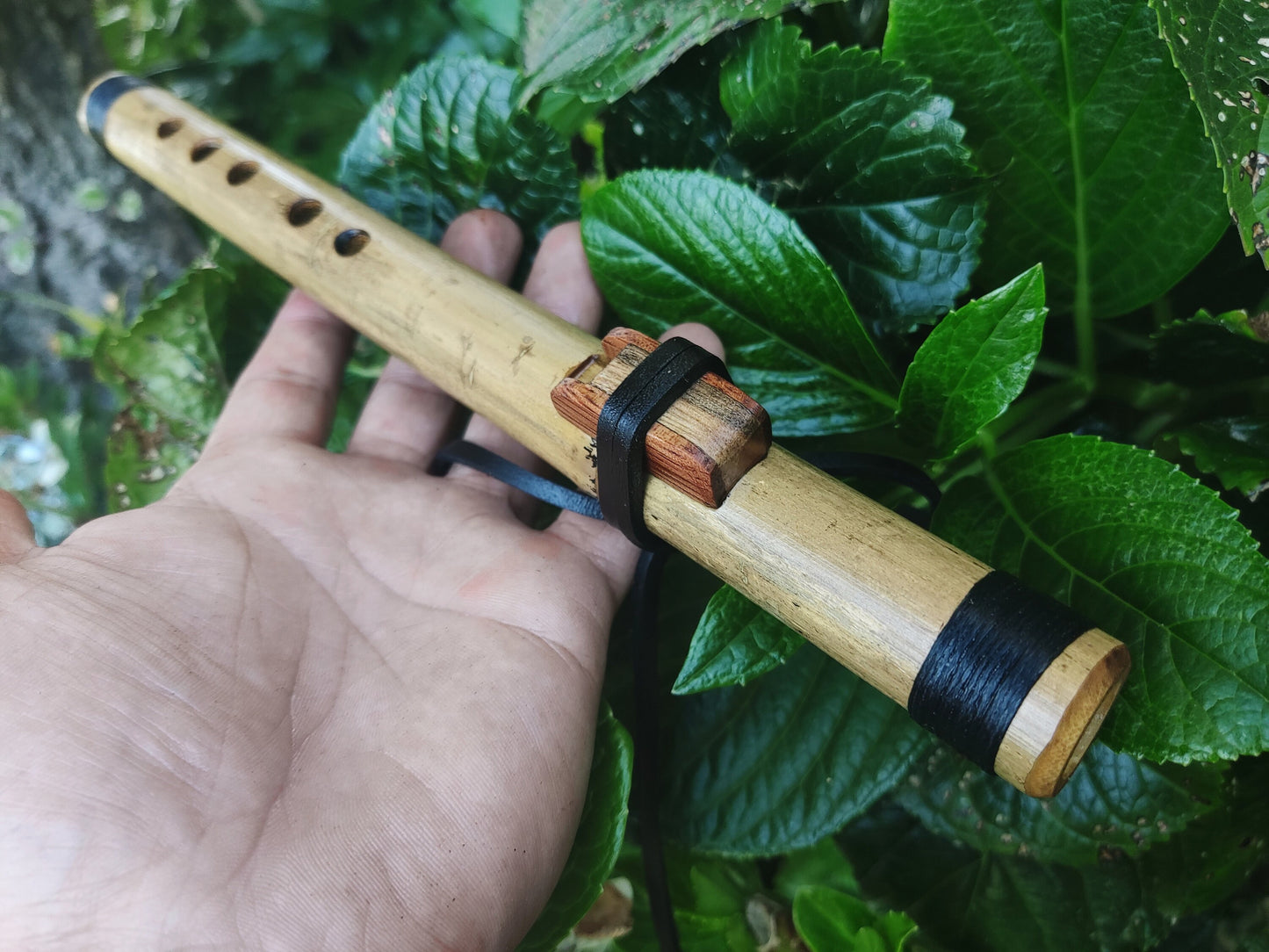 Pocket Native American Style Flute in High E, Small Bamboo Flute, Basic Flute | Improvisation and Hiking, for Beginners and Children