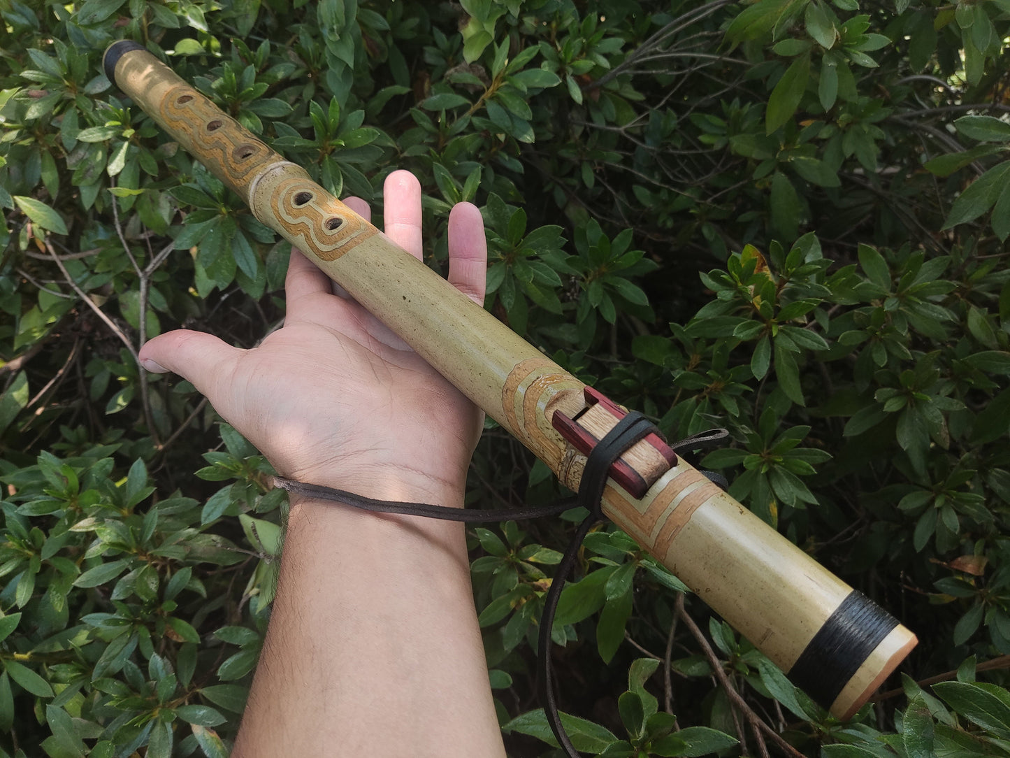 Bamboo Native American Style Flute in the key of F and F# suitable for Meditation. Ethnic design with Mahogany & Chestnut