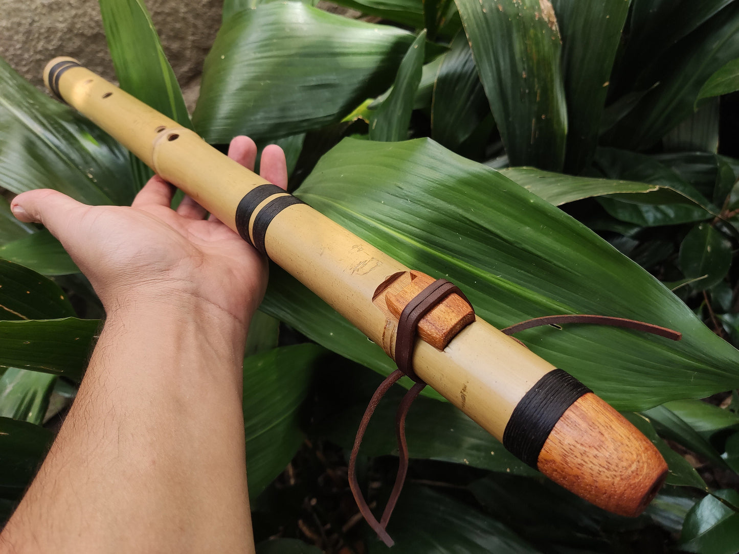 Native American Style flute in low E with a Major Pentatonic Scale. NAsF with alternative scale, suitable for Sound Healing and Meditation