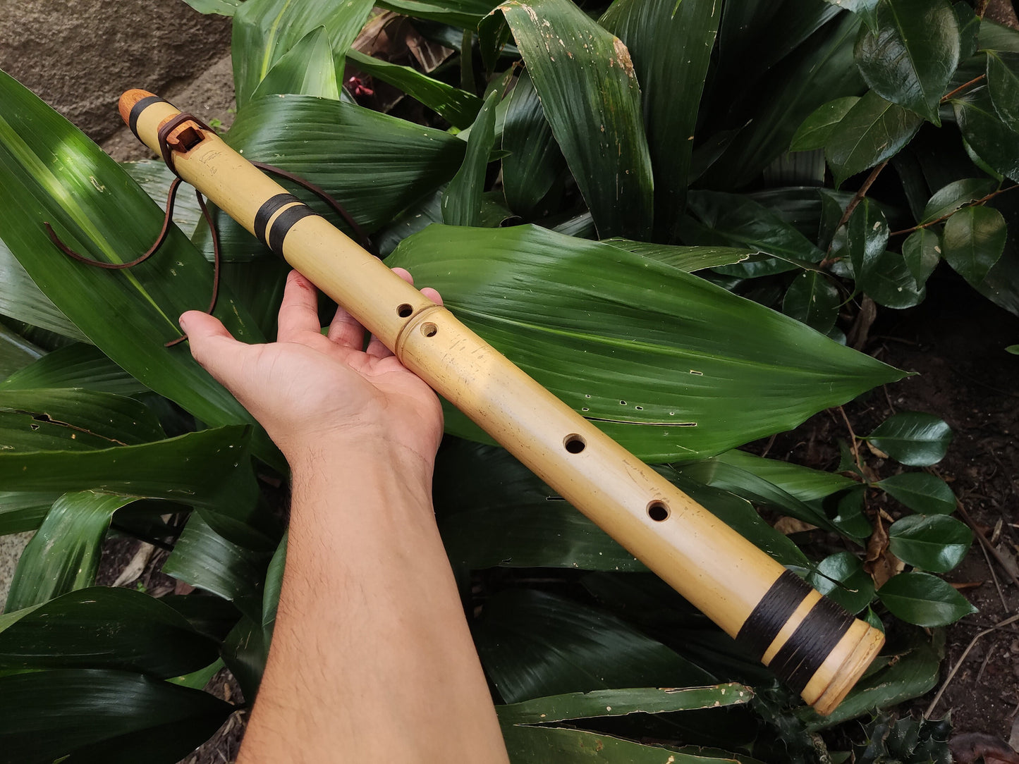 Native American Style flute in low E with a Major Pentatonic Scale. NAsF with alternative scale, suitable for Sound Healing and Meditation