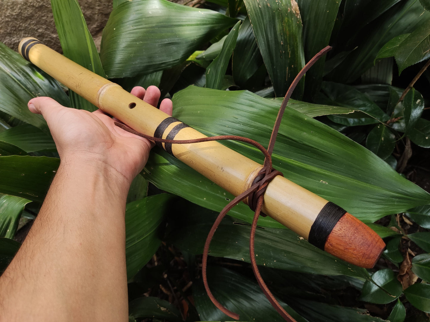 Native American Style flute in low E with a Major Pentatonic Scale. NAsF with alternative scale, suitable for Sound Healing and Meditation