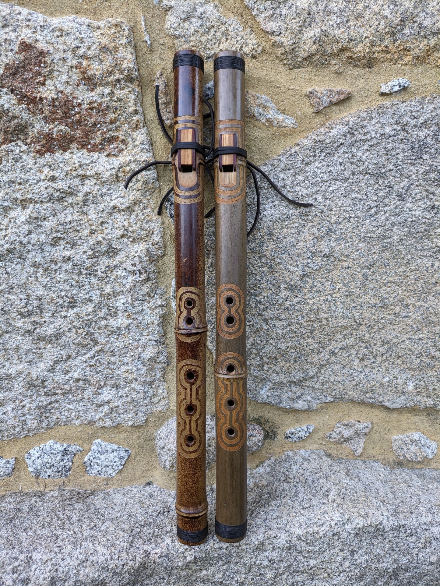 Bamboo Native American Style Flute in the key of F and F# suitable for Meditation. Ethnic design with Mahogany & Chestnut