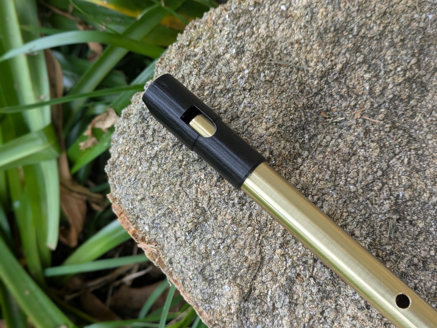 Brass Tunable Whistle in D | High D Whistle, for Irish and Celtic music | Gift for musician | New model | Sweet tone | Rui Gomes
