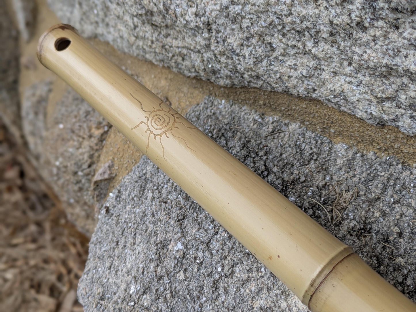 Aeolian Bamboo Flute in the key of D | 6-holes Transverse Flute with Intuitive Scale | A = 440 Hz tuning | Soothing Sound | Rui Gomes