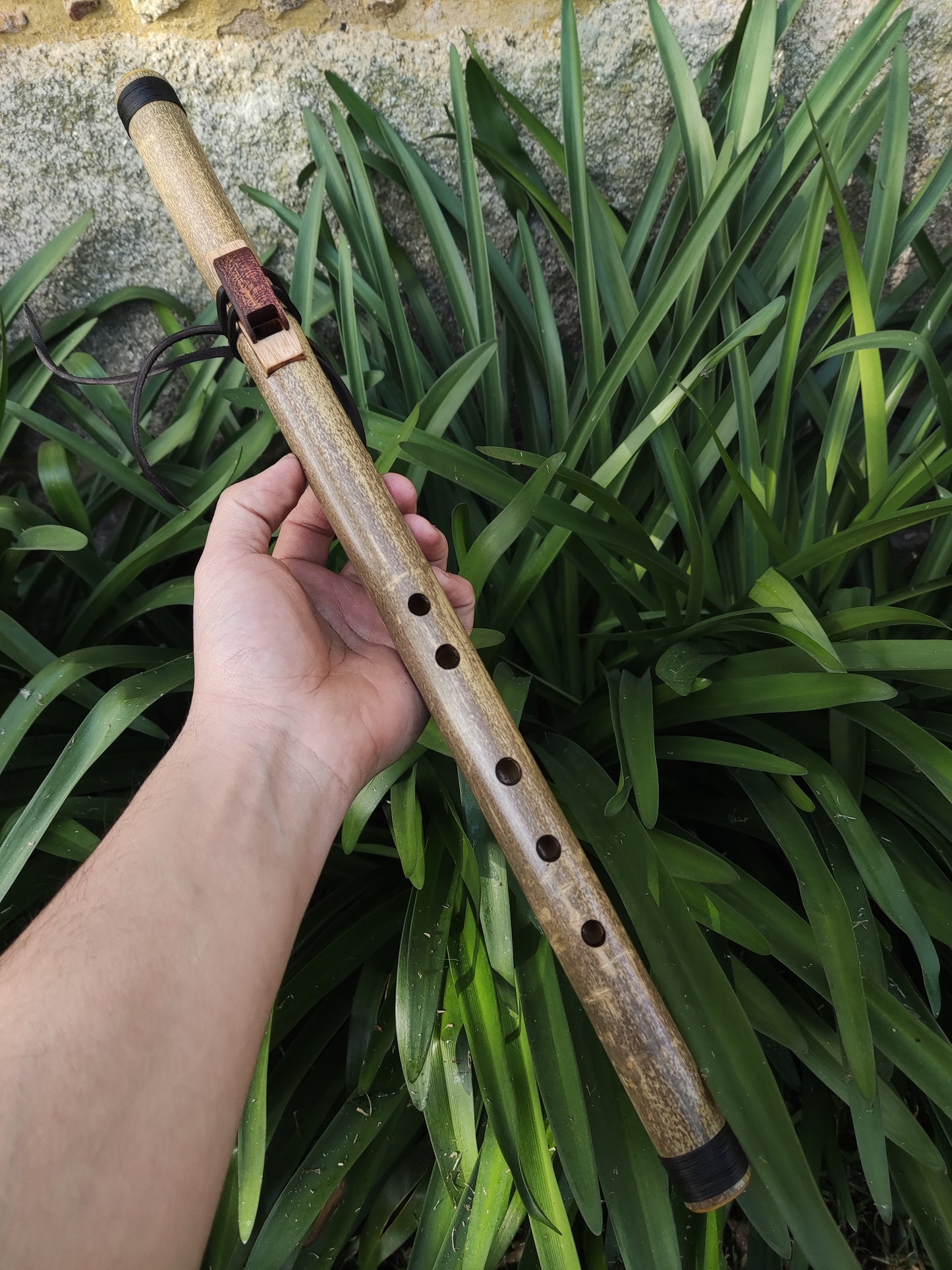 Native American Style bamboo flute in the key of A | Sopro Flutes